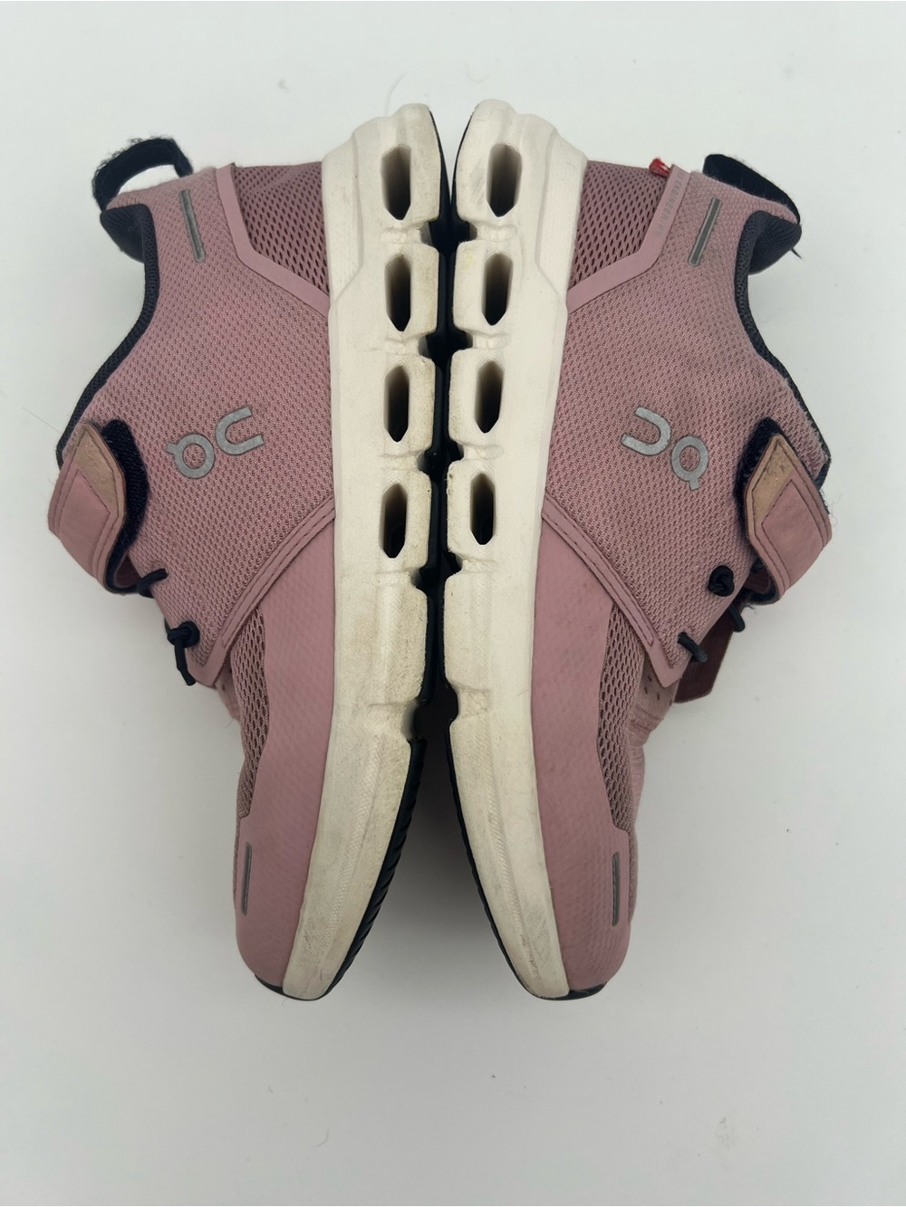 On Running Kids size 1 cloud play Pink Athletic Shoes no tie girls sneakers - Picture 6 of 10